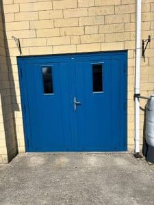 Fitting a 40mm insulated side hinged door